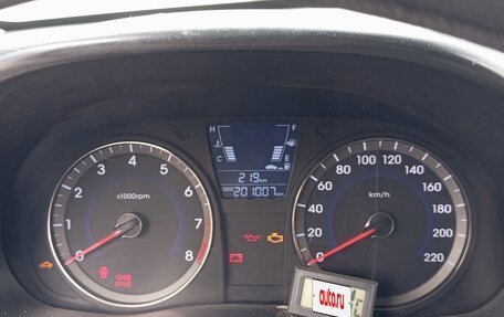 Hyundai Solaris II рестайлинг, 2011 год, 610 000 рублей, 9 фотография