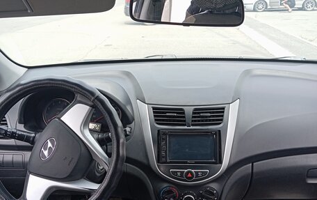 Hyundai Solaris II рестайлинг, 2011 год, 610 000 рублей, 8 фотография