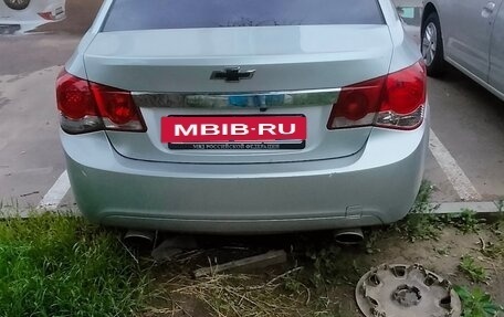 Chevrolet Cruze II, 2010 год, 660 000 рублей, 3 фотография