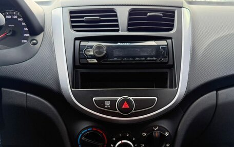 Hyundai Solaris II рестайлинг, 2012 год, 645 000 рублей, 13 фотография