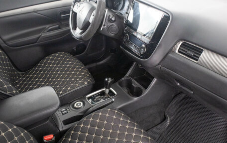 Mitsubishi Outlander III рестайлинг 3, 2013 год, 1 569 000 рублей, 12 фотография
