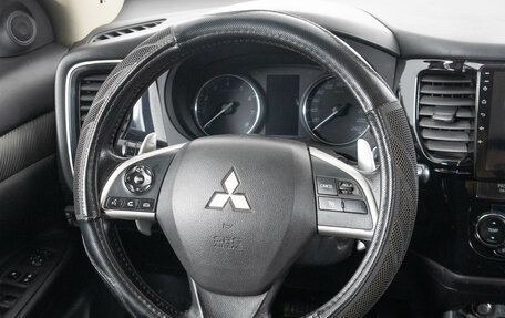 Mitsubishi Outlander III рестайлинг 3, 2013 год, 1 569 000 рублей, 13 фотография