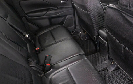 Mitsubishi Outlander III рестайлинг 3, 2013 год, 1 569 000 рублей, 11 фотография