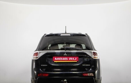 Mitsubishi Outlander III рестайлинг 3, 2013 год, 1 569 000 рублей, 6 фотография