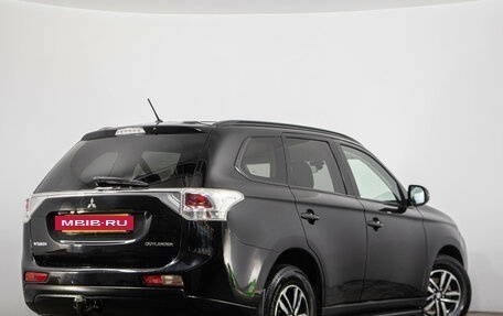 Mitsubishi Outlander III рестайлинг 3, 2013 год, 1 569 000 рублей, 7 фотография