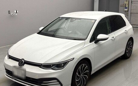 Volkswagen Golf VIII, 2022 год, 1 715 000 рублей, 1 фотография