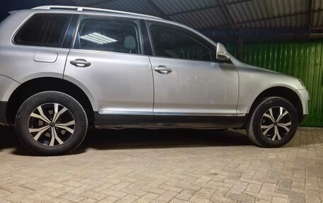 Volkswagen Touareg III, 2007 год, 1 200 000 рублей, 2 фотография