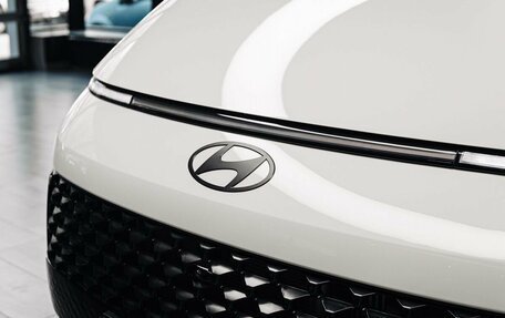 Hyundai Staria, 2024 год, 7 000 000 рублей, 3 фотография