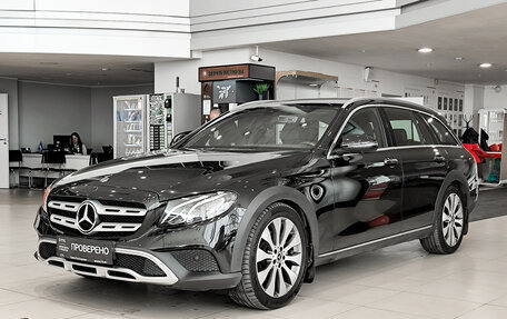 Mercedes-Benz E-Класс, 2019 год, 3 737 000 рублей, 1 фотография