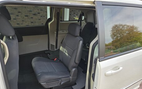 Dodge Caravan V, 2010 год, 1 000 000 рублей, 13 фотография
