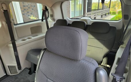 Dodge Caravan V, 2010 год, 1 000 000 рублей, 14 фотография