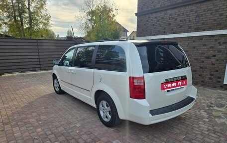 Dodge Caravan V, 2010 год, 1 000 000 рублей, 8 фотография