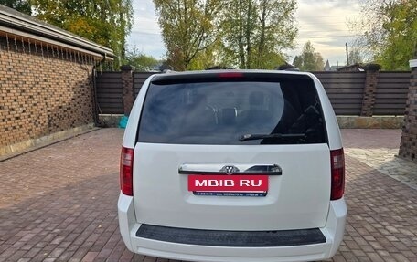 Dodge Caravan V, 2010 год, 1 000 000 рублей, 7 фотография