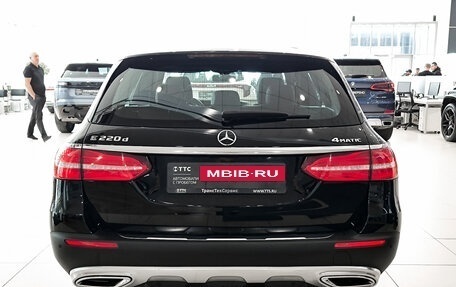 Mercedes-Benz E-Класс, 2019 год, 3 737 000 рублей, 7 фотография