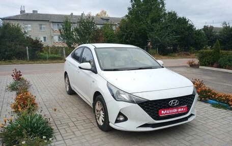Hyundai Solaris II рестайлинг, 2021 год, 1 550 000 рублей, 1 фотография