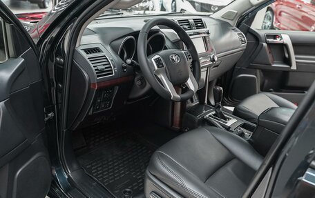 Toyota Land Cruiser Prado 150 рестайлинг 2, 2014 год, 3 049 000 рублей, 6 фотография