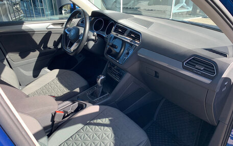 Volkswagen Tiguan II, 2020 год, 2 350 000 рублей, 17 фотография