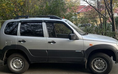 Chevrolet Niva I рестайлинг, 2010 год, 690 000 рублей, 3 фотография