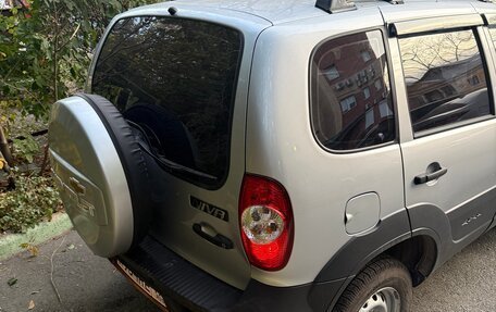 Chevrolet Niva I рестайлинг, 2010 год, 690 000 рублей, 4 фотография