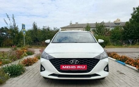 Hyundai Solaris II рестайлинг, 2021 год, 1 550 000 рублей, 6 фотография