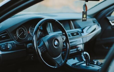 BMW 5 серия, 2011 год, 1 890 000 рублей, 2 фотография