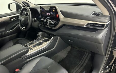 Toyota Highlander, 2025 год, 6 250 000 рублей, 22 фотография