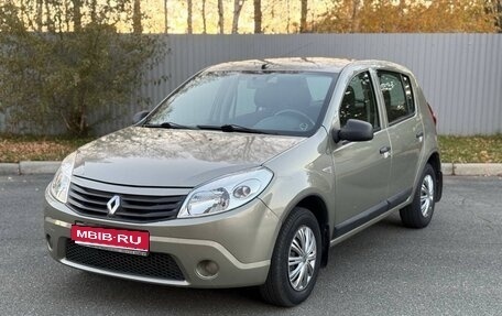Renault Sandero I, 2012 год, 825 000 рублей, 1 фотография