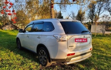 Mitsubishi Outlander III рестайлинг 3, 2014 год, 1 450 000 рублей, 8 фотография