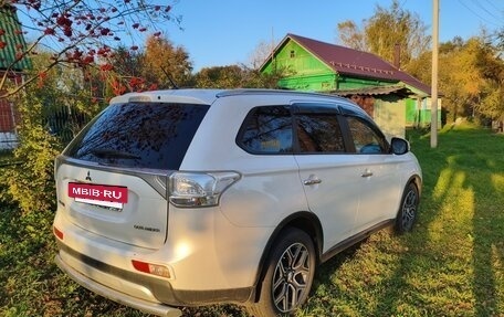 Mitsubishi Outlander III рестайлинг 3, 2014 год, 1 450 000 рублей, 6 фотография