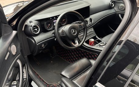 Mercedes-Benz E-Класс, 2017 год, 2 850 000 рублей, 8 фотография