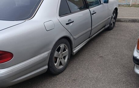 Mercedes-Benz E-Класс, 1997 год, 450 000 рублей, 6 фотография