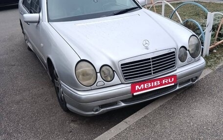 Mercedes-Benz E-Класс, 1997 год, 450 000 рублей, 2 фотография