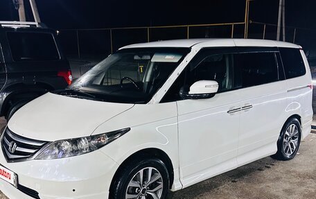 Honda Elysion I, 2008 год, 800 000 рублей, 3 фотография
