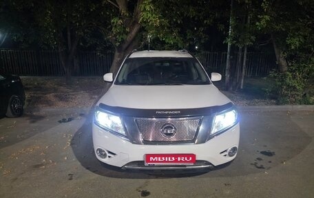 Nissan Pathfinder, 2014 год, 1 880 000 рублей, 1 фотография
