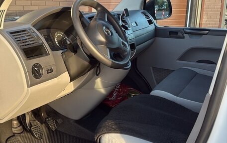 Volkswagen Transporter T5 рестайлинг, 2015 год, 1 800 000 рублей, 6 фотография