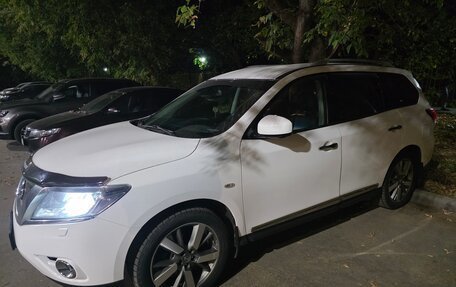 Nissan Pathfinder, 2014 год, 1 880 000 рублей, 3 фотография