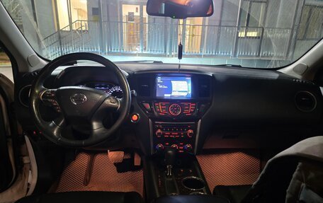 Nissan Pathfinder, 2014 год, 1 880 000 рублей, 13 фотография