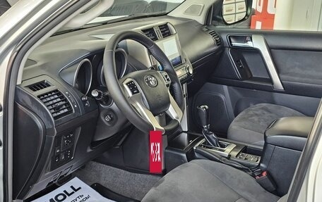 Toyota Land Cruiser Prado 150 рестайлинг 2, 2012 год, 2 529 000 рублей, 13 фотография