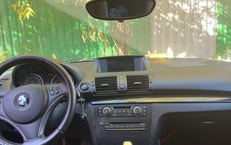 BMW 1 серия, 2011 год, 975 000 рублей, 8 фотография