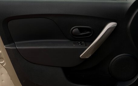 Renault Sandero II рестайлинг, 2019 год, 2 109 000 рублей, 13 фотография