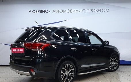 Mitsubishi Outlander III рестайлинг 3, 2016 год, 1 720 000 рублей, 3 фотография
