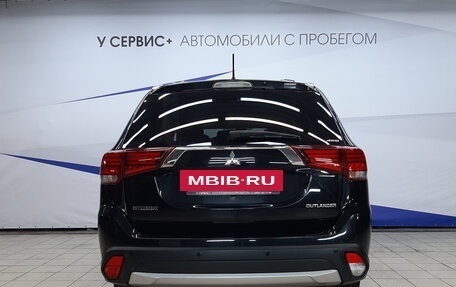Mitsubishi Outlander III рестайлинг 3, 2016 год, 1 720 000 рублей, 4 фотография