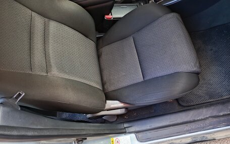 Toyota Avensis III рестайлинг, 2007 год, 600 000 рублей, 10 фотография