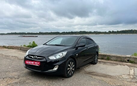 Hyundai Solaris II рестайлинг, 2011 год, 770 000 рублей, 2 фотография