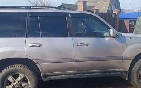 Toyota Land Cruiser 100 рестайлинг 2, 2002 год, 1 550 000 рублей, 2 фотография