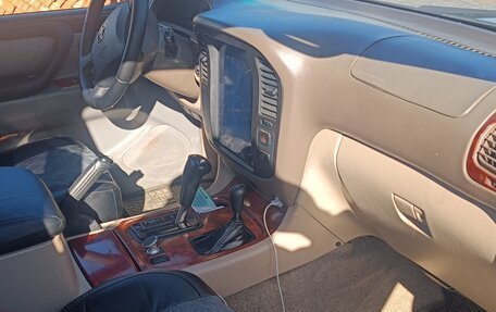 Toyota Land Cruiser 100 рестайлинг 2, 2002 год, 1 550 000 рублей, 5 фотография