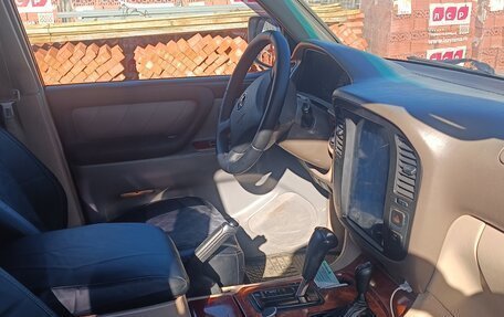 Toyota Land Cruiser 100 рестайлинг 2, 2002 год, 1 550 000 рублей, 6 фотография