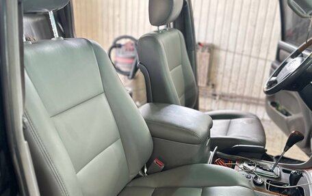 Toyota Land Cruiser 100 рестайлинг 2, 2003 год, 2 200 000 рублей, 9 фотография