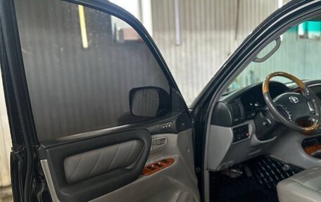 Toyota Land Cruiser 100 рестайлинг 2, 2003 год, 2 200 000 рублей, 12 фотография
