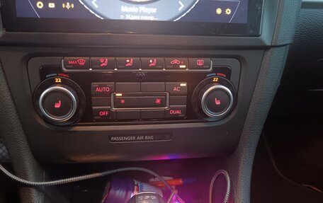 Volkswagen Golf VI, 2011 год, 900 000 рублей, 2 фотография